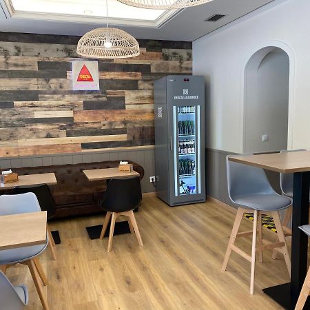 Saudade Hostal Cafeteria Ла-Корунья Экстерьер фото